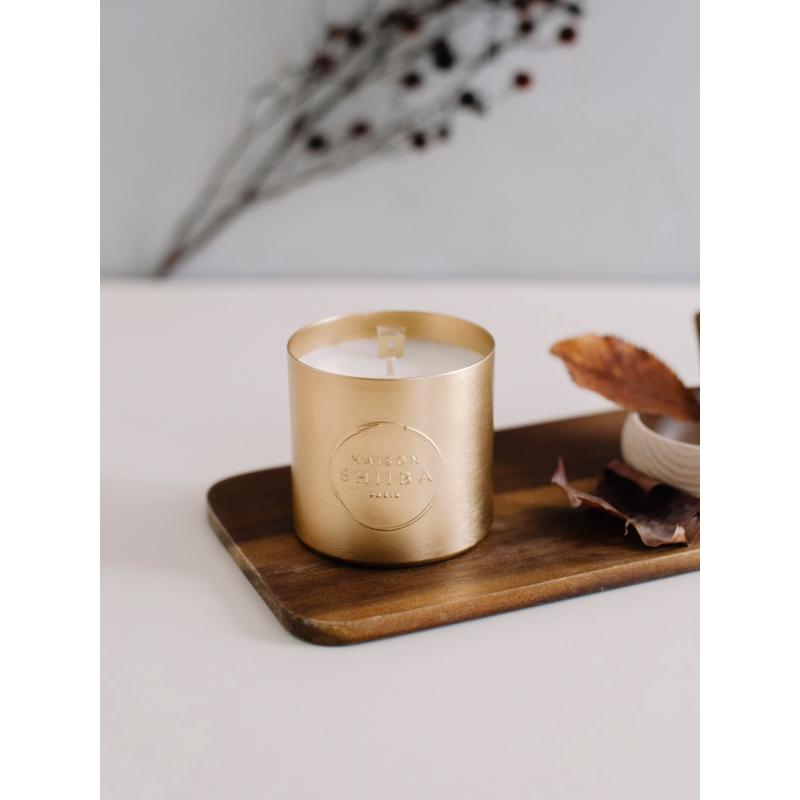 Add French Luxury Candle - Oud Wood Scent - Fresh Cut Flowers